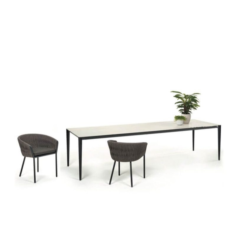 Zeitgenössischer grauer synthetischer Outdoor-Armstuhl, wasserdicht mit Kissen, 1 Stuhl, Grau