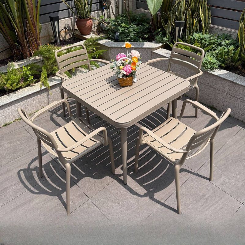 Outdoor-Esstischset mit Legierungssitz, Tischplatte in Tan, UV-geschützt, 5-teiliges Set, Stuhl & Tisch, einfacher Stil, 33"L x 33"B x 28"H, Tisch & 4 Stühle