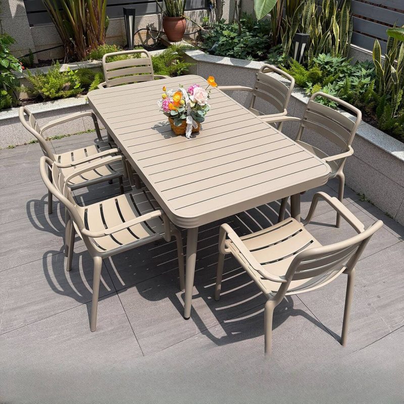 Outdoor-Esstischset mit Legierungssitz, 7-teilig, Tischplatte in Tan, UV-geschützt, Stuhl & Tisch, einfacher Stil, 59"L x 33,5"B x 28"H, Tisch & 6 Stühle