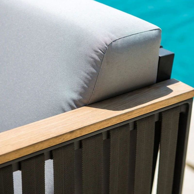 Minimalistisches wasserfestes grünes Canvas Doppelsitz-Sofa mit schwarzer Legierung Loveseat, Loveseat