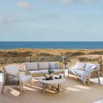 Holzfarbene Sofa, wasserdicht für 3 Personen mit Kissen, trendiger Stil, Polster, 1 Stück, Aluminium, 3-Sitzer Sofa