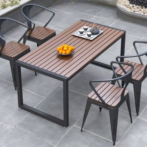 Patio-Esstisch mit Stahlrahmen in Kakao, wasserdichtes rechteckiges minimalistisches Design, 63"L x 27,6"B x 29,5"H, nur Tisch