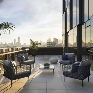 Sofa mit abnehmbaren grauen Schaumstoffkissen, Kissen, UV-beständig für 1 Person, trendiger Stil, 1-Sitzer Sofa