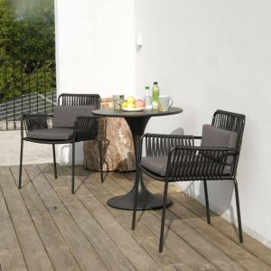 Simplistischer UV-beständiger Aluminium Metall Outdoor Armlehnenstuhl mit Sturmgrauem Kissen - 1 Stuhl, Rattanflechtwerk, Aluminiumlegierung