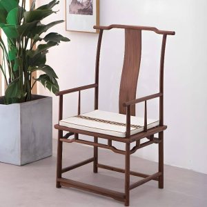 Moderner, einfacher weißer Holz-Patio-Armstuhl mit Kissen, 1 Stuhl, Braun