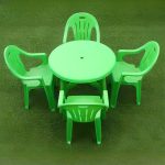 Outdoor-Esstischset in Kreide mit Polymer-Sitz, wetterfest, 5-teilig, Stuhl, einfacher Stil, Tisch, Weiß, 47,2"L x 47,2"B x 27,6"H, Tisch & 4 Stühle
