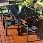 Outdoor-Esstisch mit feuerfesten Polymer-Sitzmöbeln, 7-teiliges Set, Mitternachtsschwarzer Tisch und Stuhl, einfacher Stil, 63"L x 35"B x 29"H, Tisch & 6 Stühle