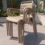 Outdoor-Esstischset mit Legierungssitz, 7-teilig, Tan, UV-geschützt, Stuhl & Tisch, einfacher Stil, 71"L x 33,5"B x 28"H, Tisch & 6 Stühle