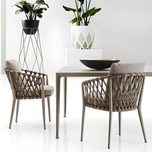 Minimalistischer Roségold-Aluminium-Metall-Patio-Armlehnenstuhl mit 1 Stuhl, 24"L x 24"B x 33"H