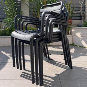 Graues Outdoor-Essset mit Sitzmöbeln aus Legierung, 7-teilig, UV-geschützt, Stuhl & Tisch, einfacher Stil, Grau, 63"L x 35"B x 29"H, Tisch & 6 Stühle