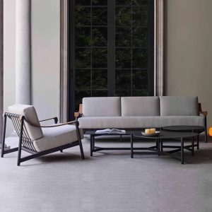 Loveseat mit Schaumstoffpolsterung in schwarzem Rahmen für 2 Personen, UV-beständig, trendiger Stil, Kissen inklusive, 1 Stück, Loveseat