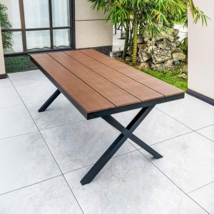 Moderner Outdoor-Esstisch mit Metallrahmen in Tinte, 70,9"L x 35,5"B x 29,1"H, ohne Stühle
