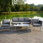 Seilgeflochtener moderner Patio-Sofa-Kombination wasserdicht mit Metallrahmen - 4-teiliges Set (2 Stühle & 1 3-Personen-Sofa & 1 Couchtisch)