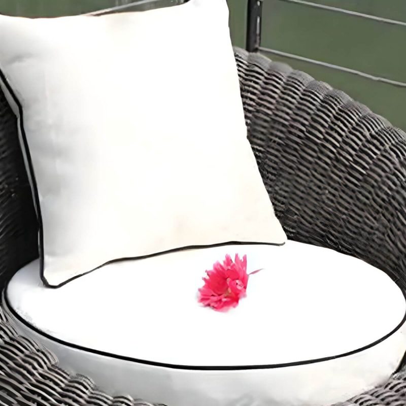 Glas-Couchtisch inklusive Courtyard Sofas Rattan Geflecht Modern in Grau - 3-teiliges Set (2 Stühle & 1 Couchtisch)