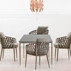 Trendiger Kreide Rechteck Stahl Outdoor-Esstisch, 63"L x 35.4"B x 29.5"H, Khaki